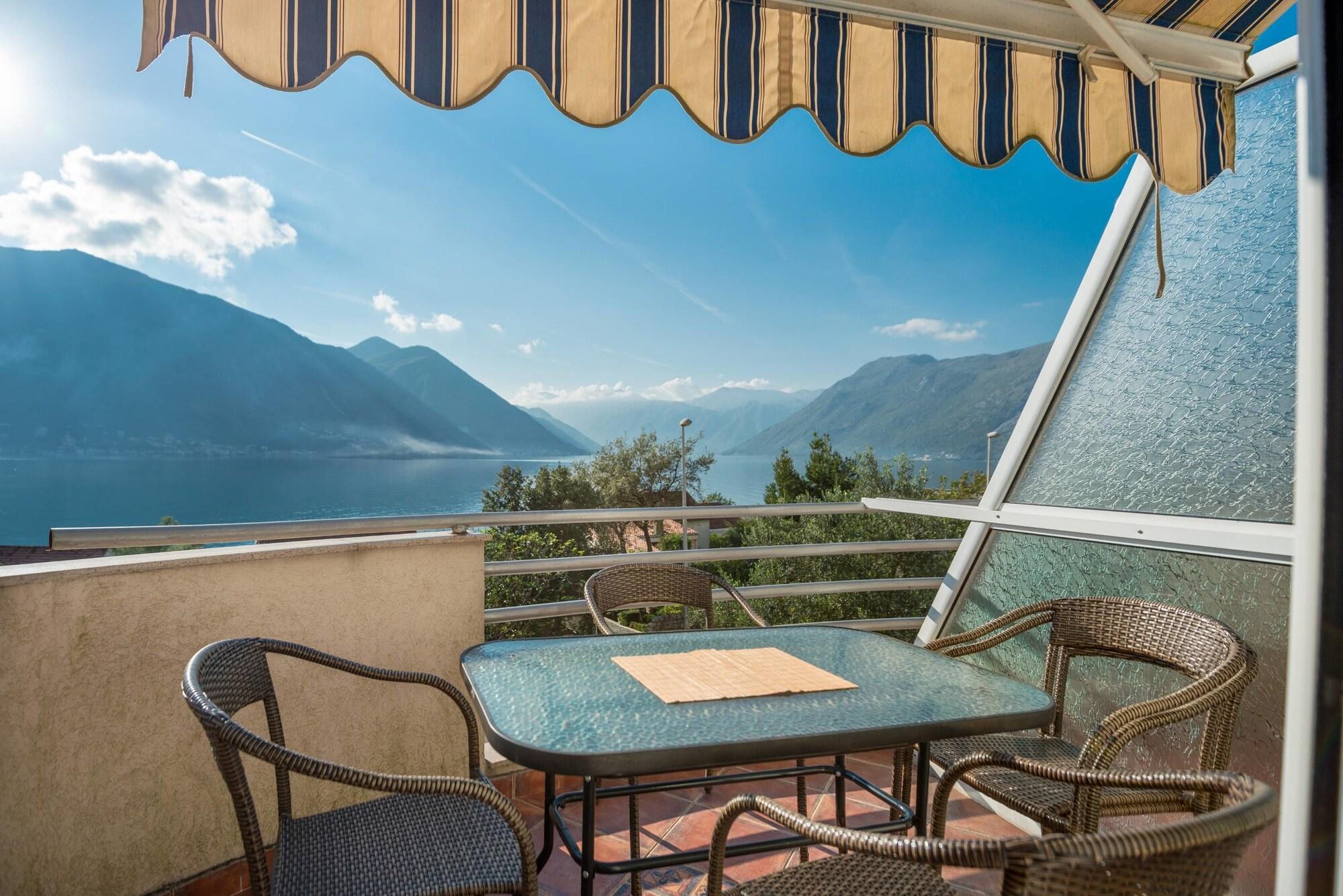 Apartments Ivardic Kotor Eksteriør billede